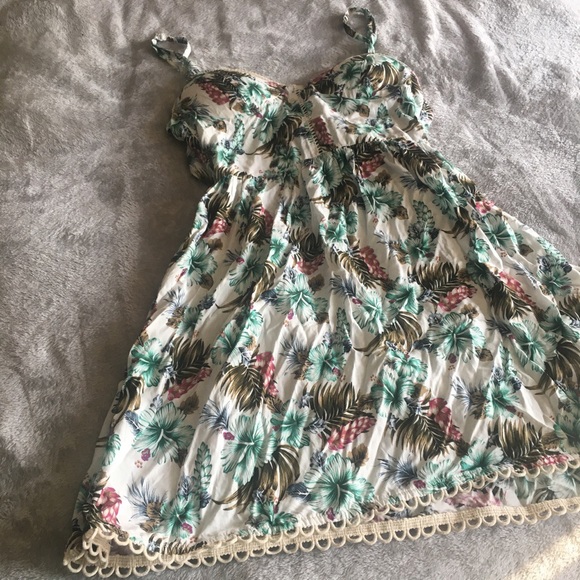 Indikah Tropical Floral Print Open Back Mini Dress - Picture 2 of 4